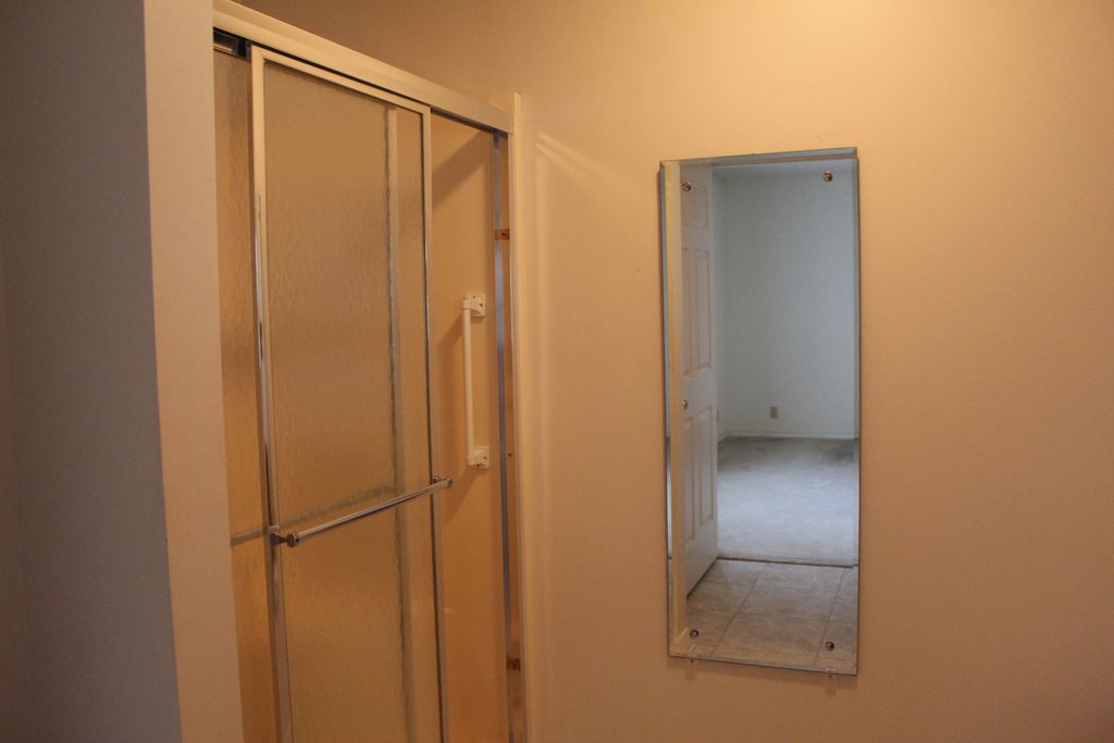 Image 16 of property listing at 3107 Apricot Avenue, Mt Vernon, IL 62864