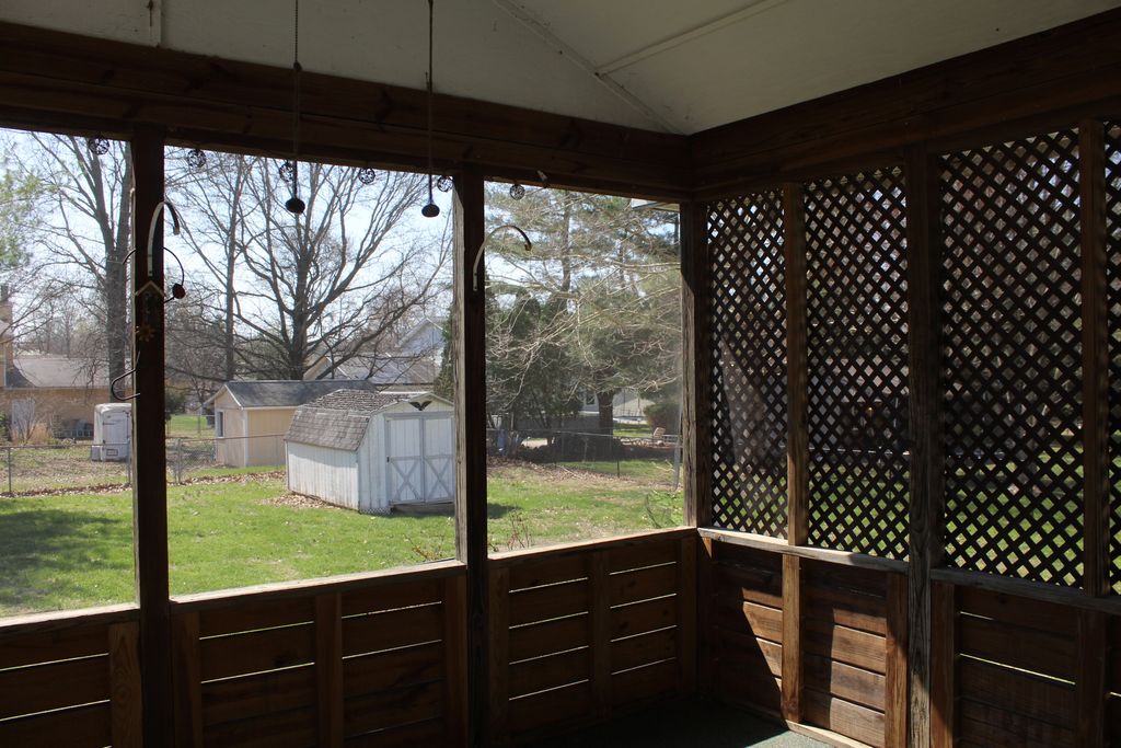 Image 7 of property listing at 3107 Apricot Avenue, Mt Vernon, IL 62864