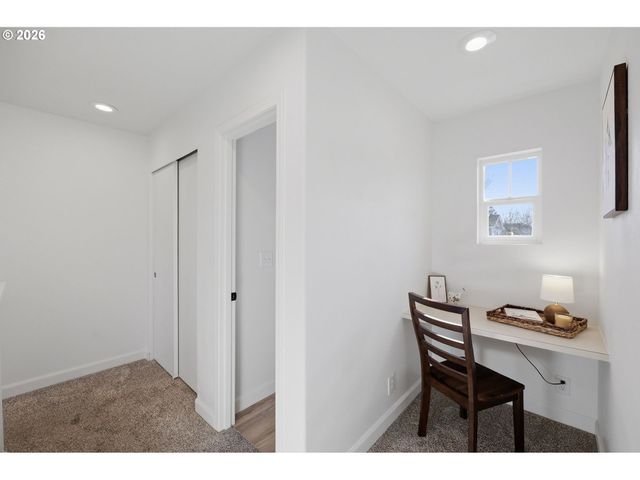 5243 WALES Dr, Eugene, OR 97402