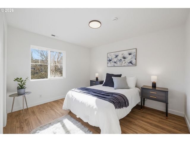 5243 WALES Dr, Eugene, OR 97402