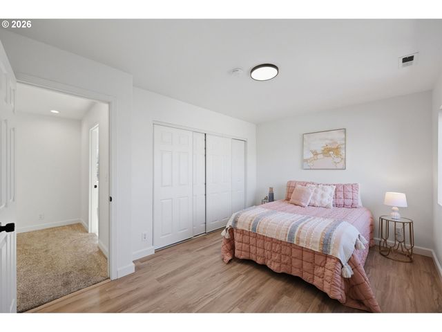 5243 WALES Dr, Eugene, OR 97402