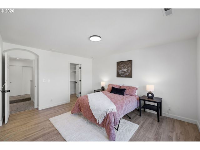 5243 WALES Dr, Eugene, OR 97402