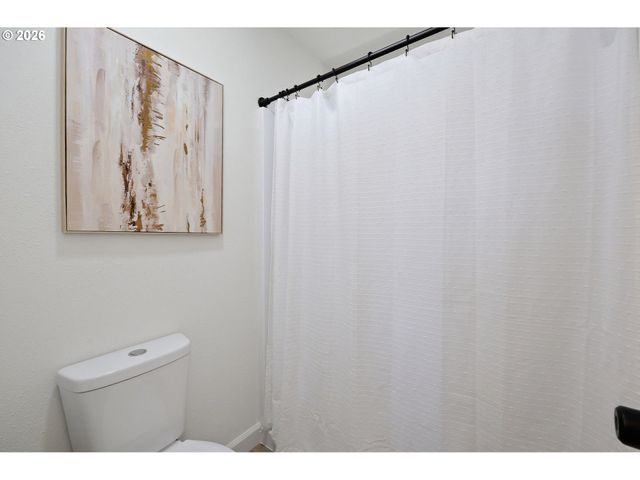 5243 WALES Dr, Eugene, OR 97402