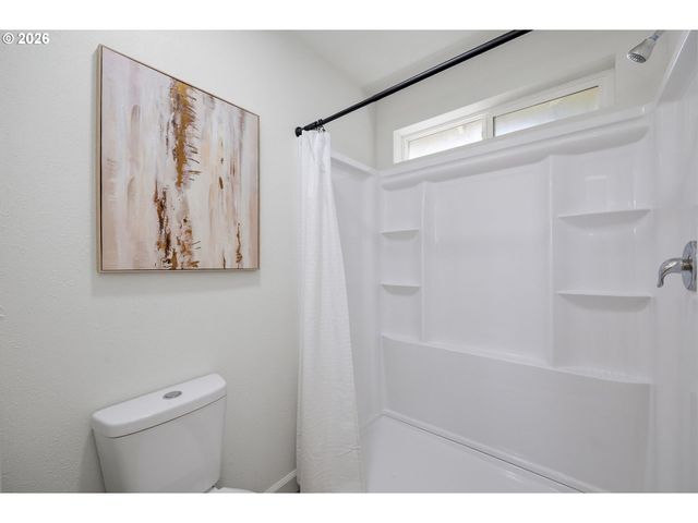 5243 WALES Dr, Eugene, OR 97402