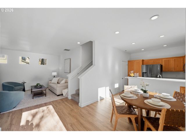 5243 WALES Dr, Eugene, OR 97402