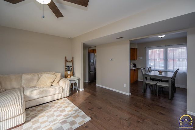 5436 SW 12th Ter Apt 2, Topeka, KS 66604