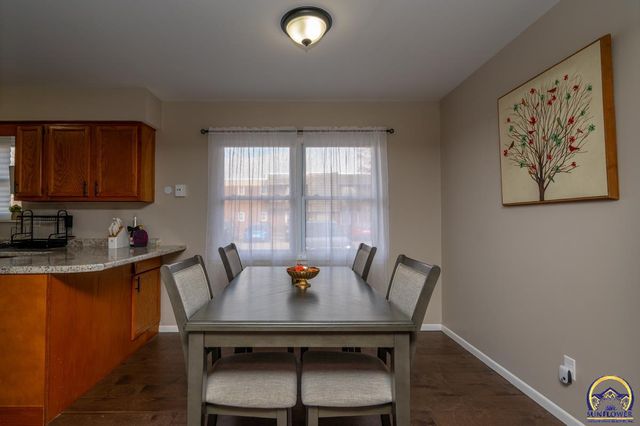 5436 SW 12th Ter Apt 2, Topeka, KS 66604