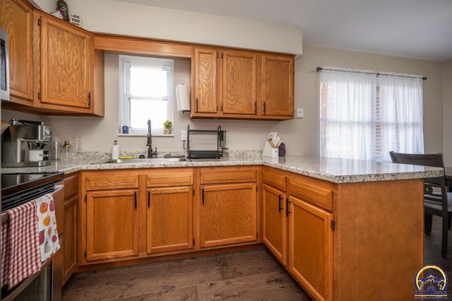 5436 SW 12th Ter Apt 2, Topeka, KS 66604