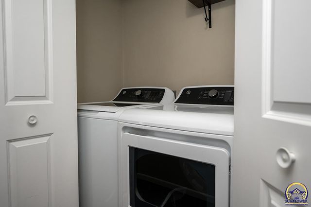 5436 SW 12th Ter Apt 2, Topeka, KS 66604