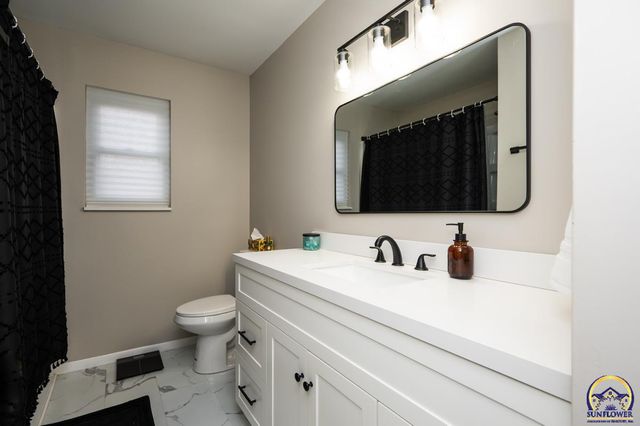 5436 SW 12th Ter Apt 2, Topeka, KS 66604