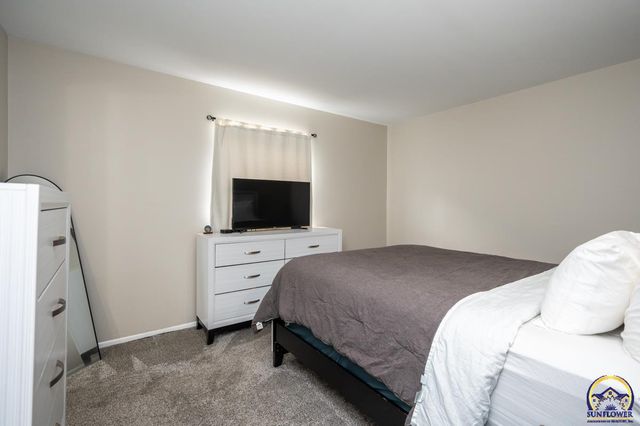 5436 SW 12th Ter Apt 2, Topeka, KS 66604