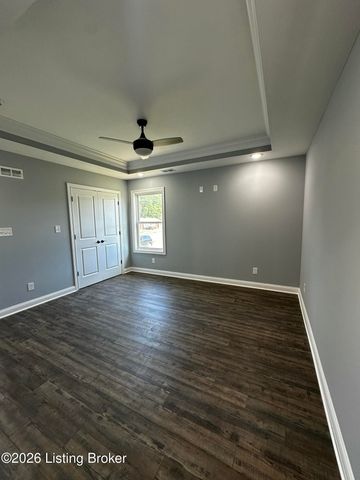 4708 Quinn Dr, Louisville, KY 40216