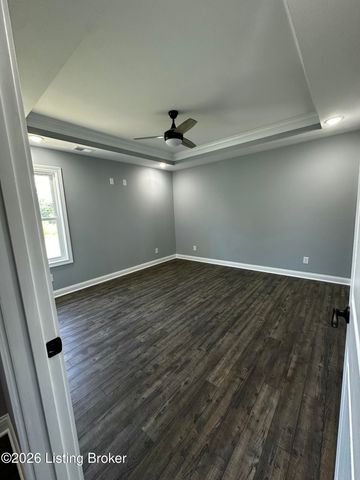 4708 Quinn Dr, Louisville, KY 40216