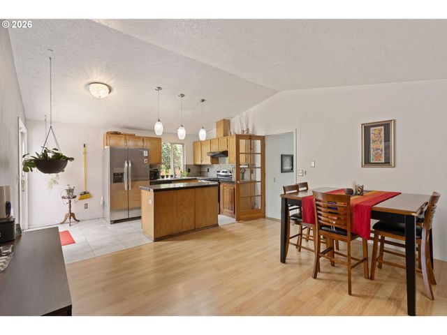 6281 N BANK St, Portland, OR 97203
