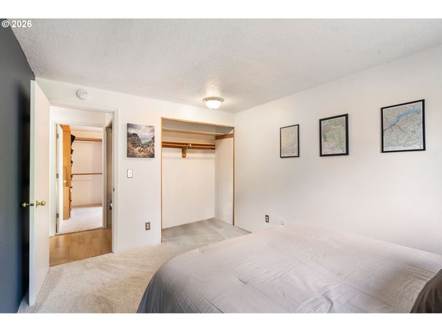 6281 N BANK St, Portland, OR 97203