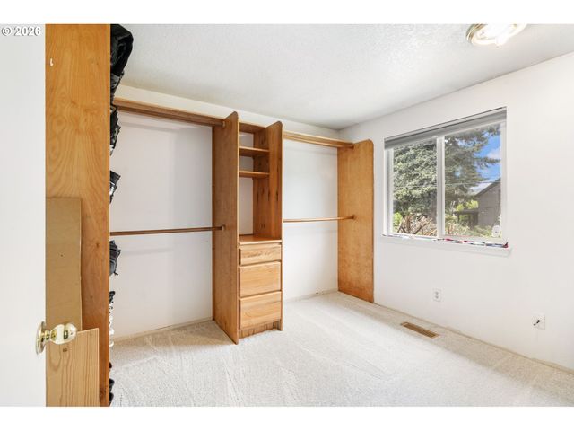 6281 N BANK St, Portland, OR 97203