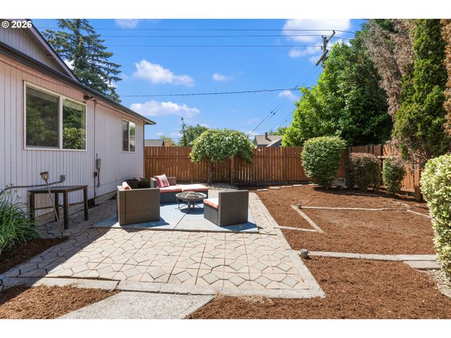 6281 N BANK St, Portland, OR 97203