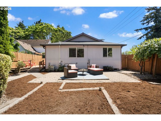 6281 N BANK St, Portland, OR 97203