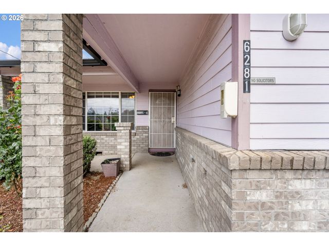 6281 N BANK St, Portland, OR 97203