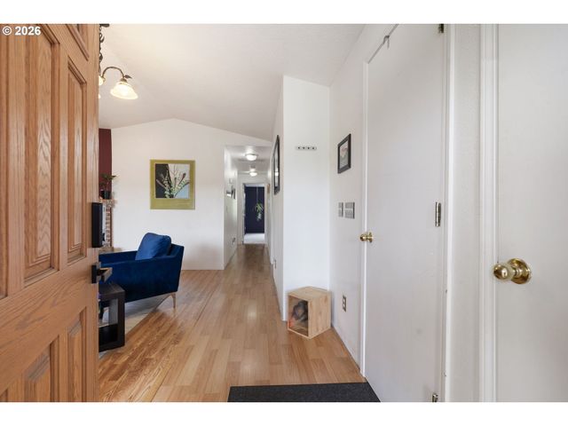 6281 N BANK St, Portland, OR 97203