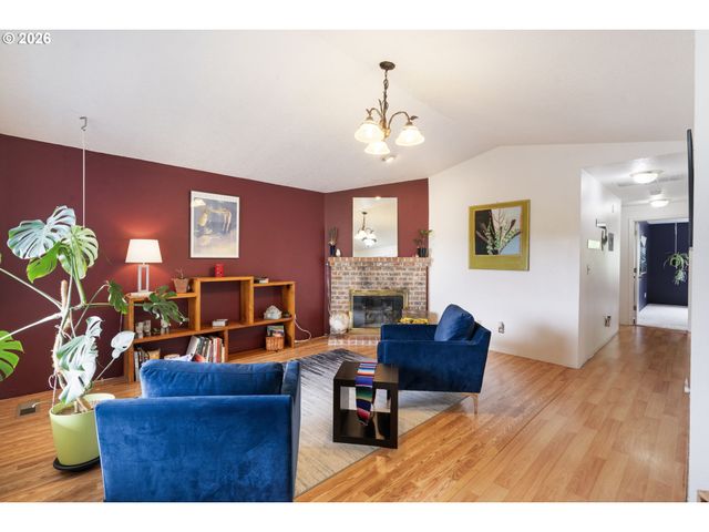 6281 N BANK St, Portland, OR 97203