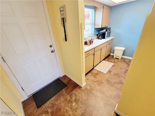 2206 E 6th ST, Lehigh Acres, FL 33936