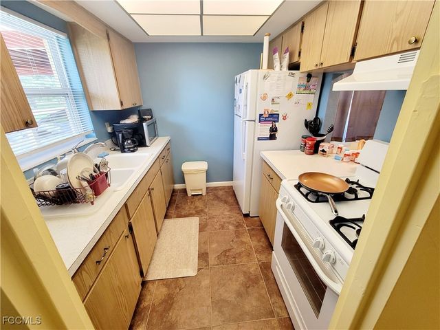 2206 E 6th ST, Lehigh Acres, FL 33936