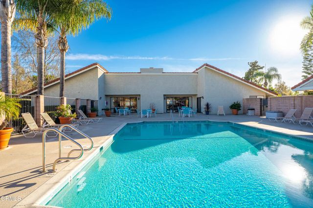 975 W Telegraph Road 10, Santa Paula, CA 93060