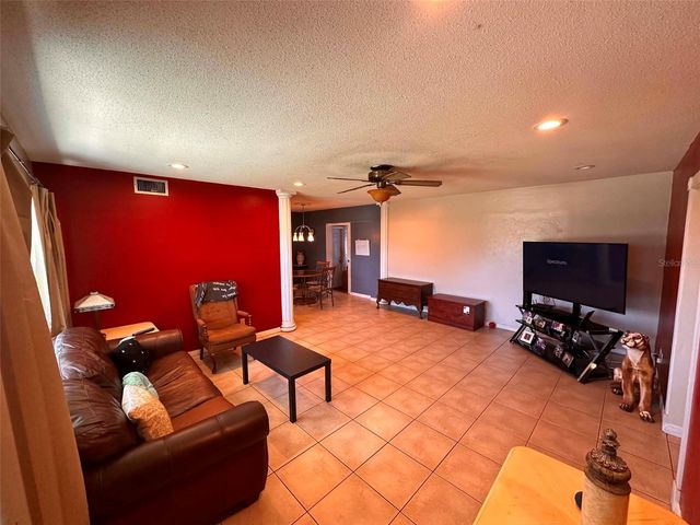 8923 110TH LANE, Seminole, FL 33772
