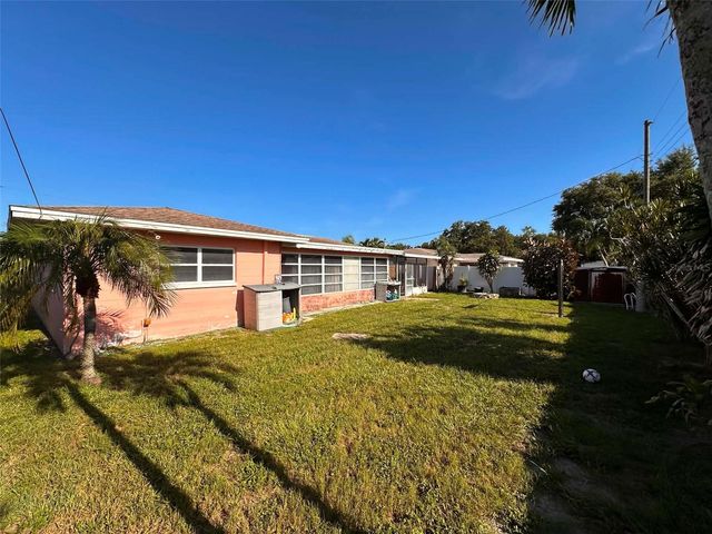 8923 110TH LANE, Seminole, FL 33772