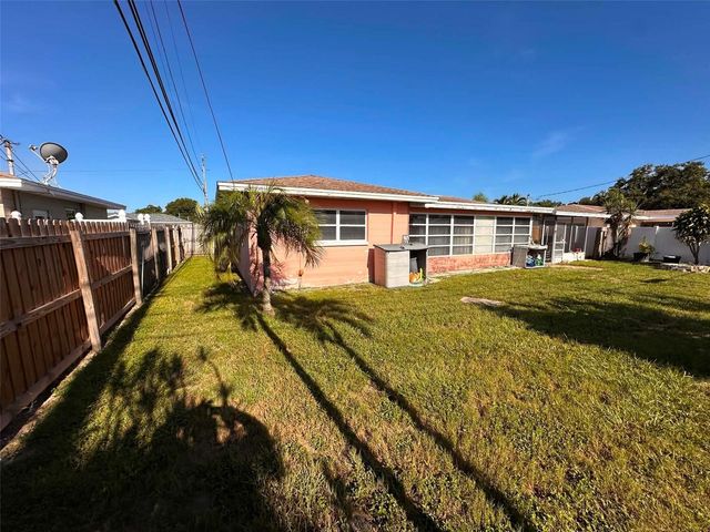 8923 110TH LANE, Seminole, FL 33772