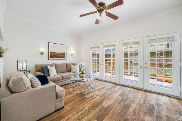 1805 Stoney Brook Drive 105, Houston, TX 77063