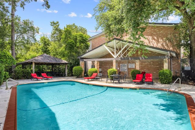1805 Stoney Brook Drive 105, Houston, TX 77063