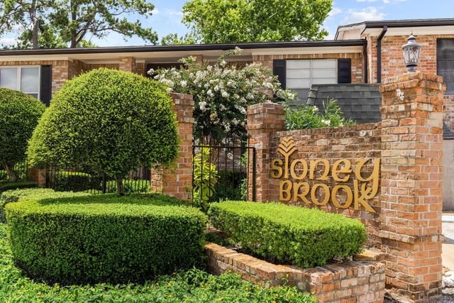 1805 Stoney Brook Drive 105, Houston, TX 77063