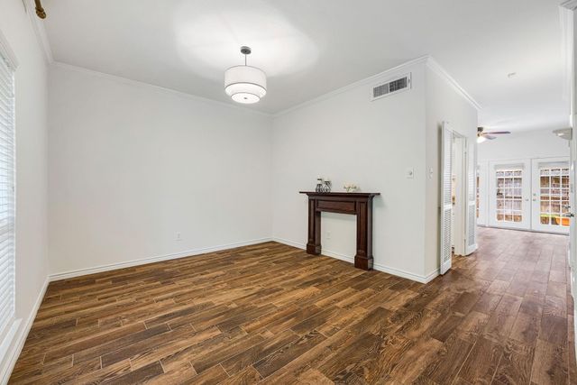 1805 Stoney Brook Drive 105, Houston, TX 77063