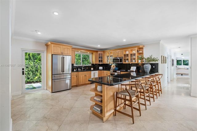 10235 SW 58th Ct, Pinecrest, FL 33156