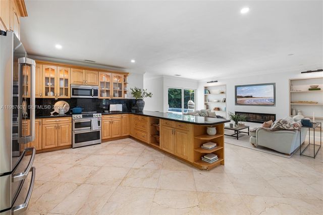 10235 SW 58th Ct, Pinecrest, FL 33156