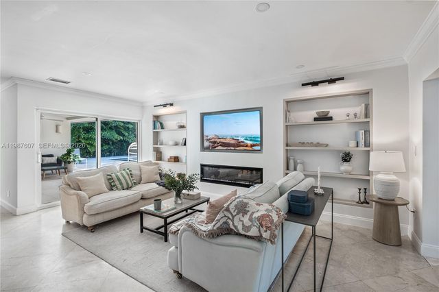 10235 SW 58th Ct, Pinecrest, FL 33156