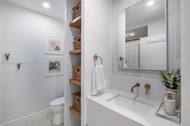 10235 SW 58th Ct, Pinecrest, FL 33156