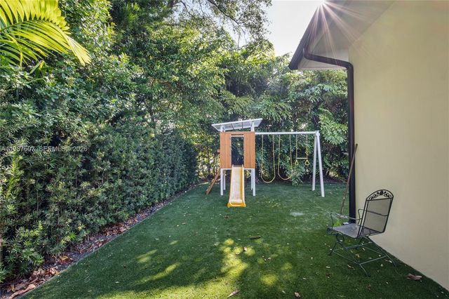 10235 SW 58th Ct, Pinecrest, FL 33156