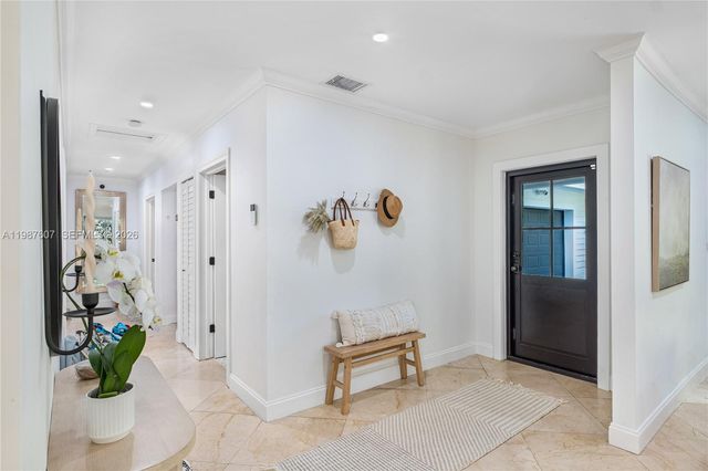 10235 SW 58th Ct, Pinecrest, FL 33156