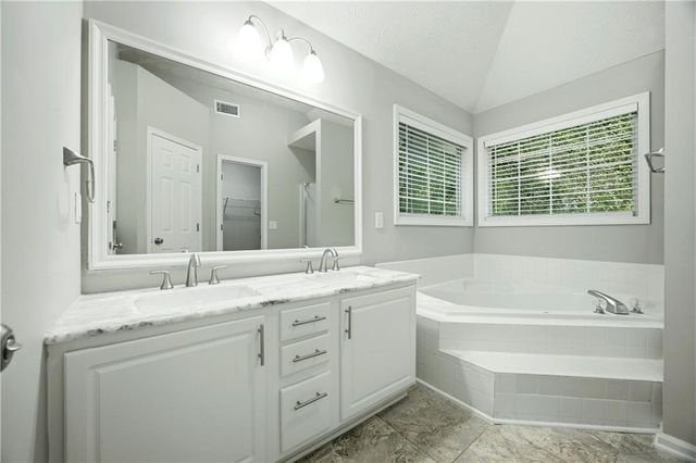 2625 Lindsey Oak Lane, Lawrenceville, GA 30044