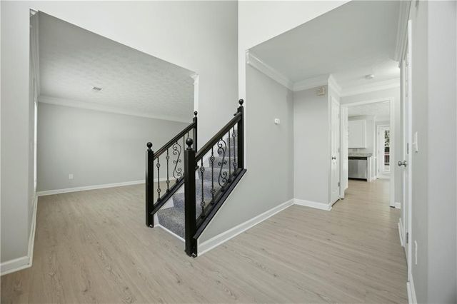 2625 Lindsey Oak Lane, Lawrenceville, GA 30044
