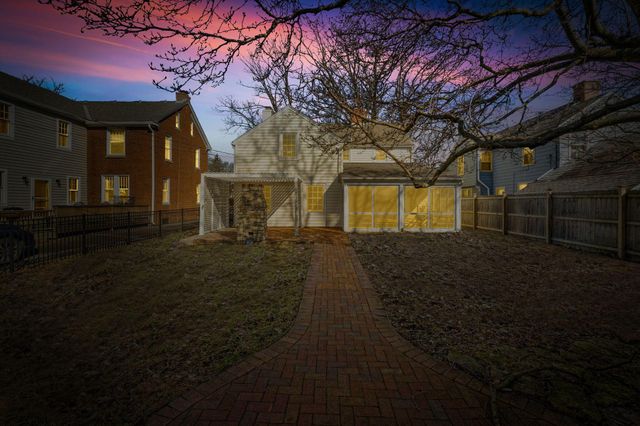 2731 E Broad Street, Columbus, OH 43209