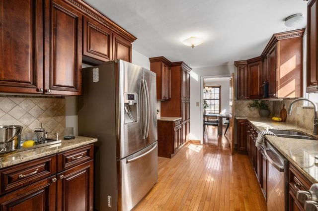 2731 E Broad Street, Columbus, OH 43209