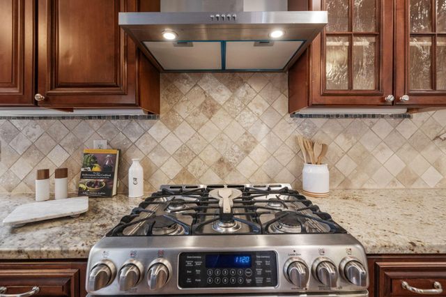 2731 E Broad Street, Columbus, OH 43209