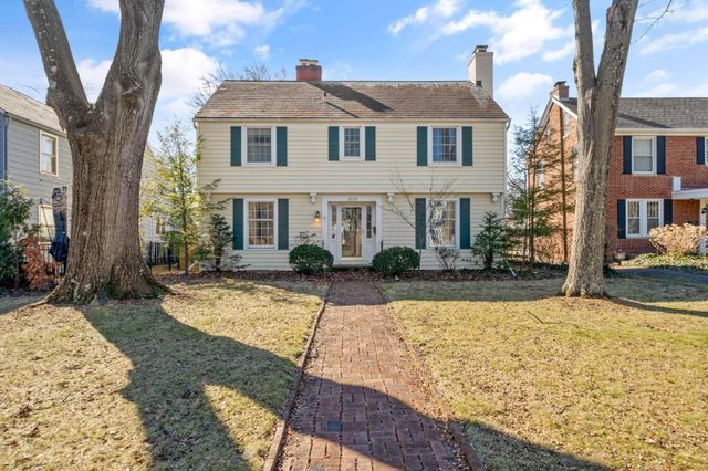 2731 E Broad Street, Columbus, OH 43209