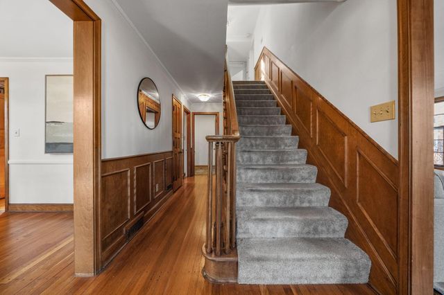 2731 E Broad Street, Columbus, OH 43209