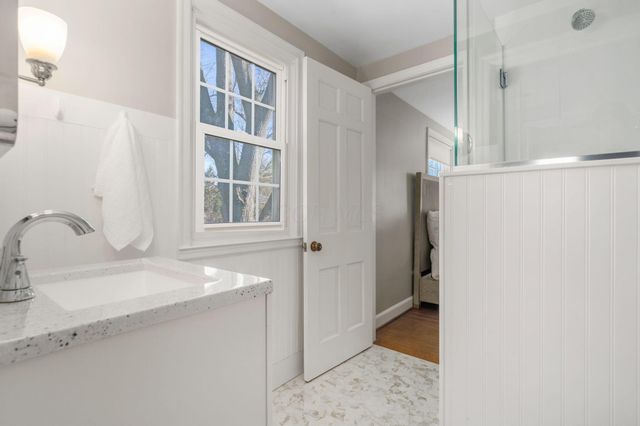 2731 E Broad Street, Columbus, OH 43209