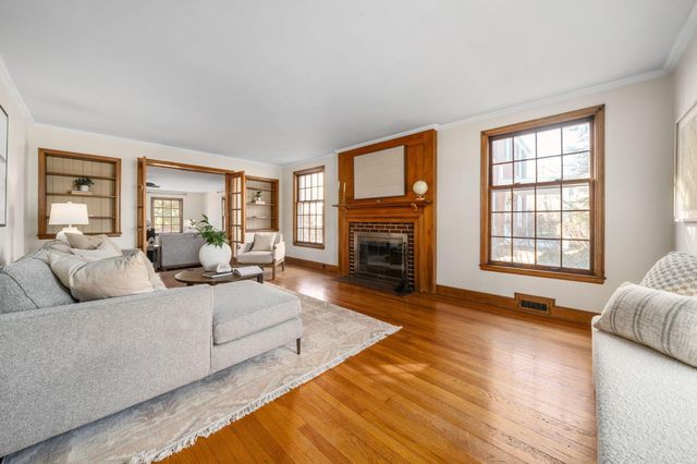 2731 E Broad Street, Columbus, OH 43209